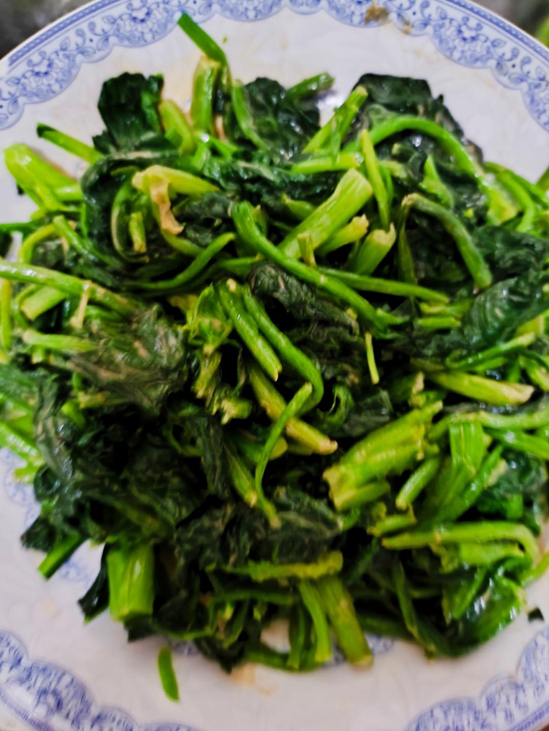 老少都爱吃的麻酱拌菠菜