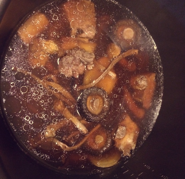茶树菇排骨汤