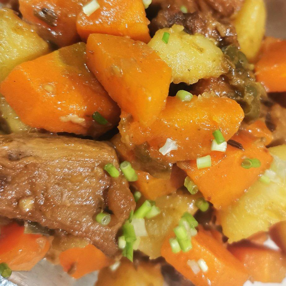 土豆焖牛腩