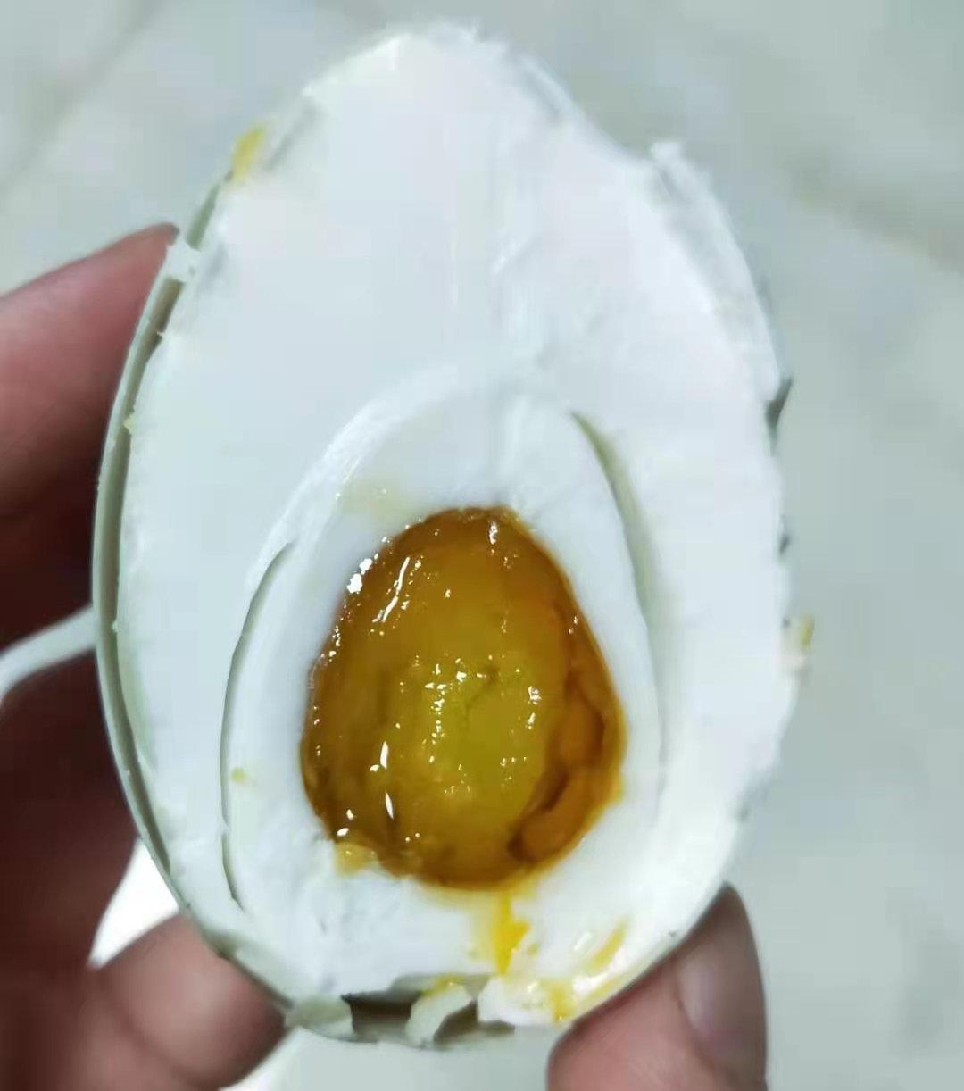 自制咸蛋： 100%出油起沙的咸蛋