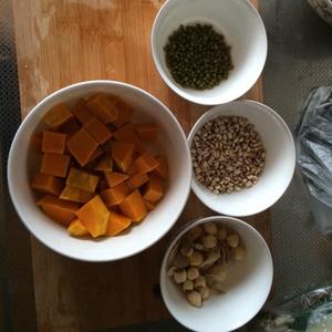 绿豆百合薏仁粥的做法 步骤1