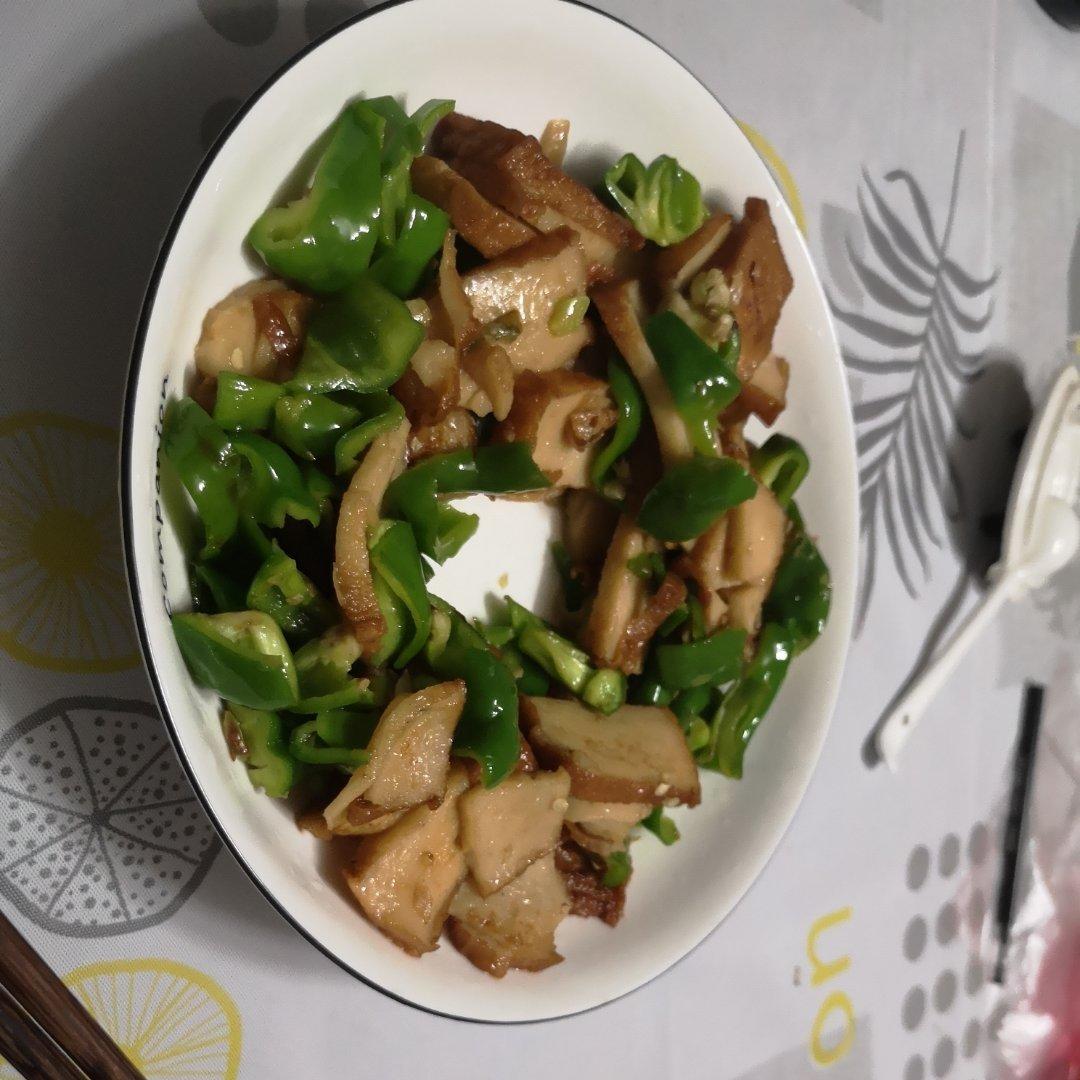 青椒炒鱼豆腐
