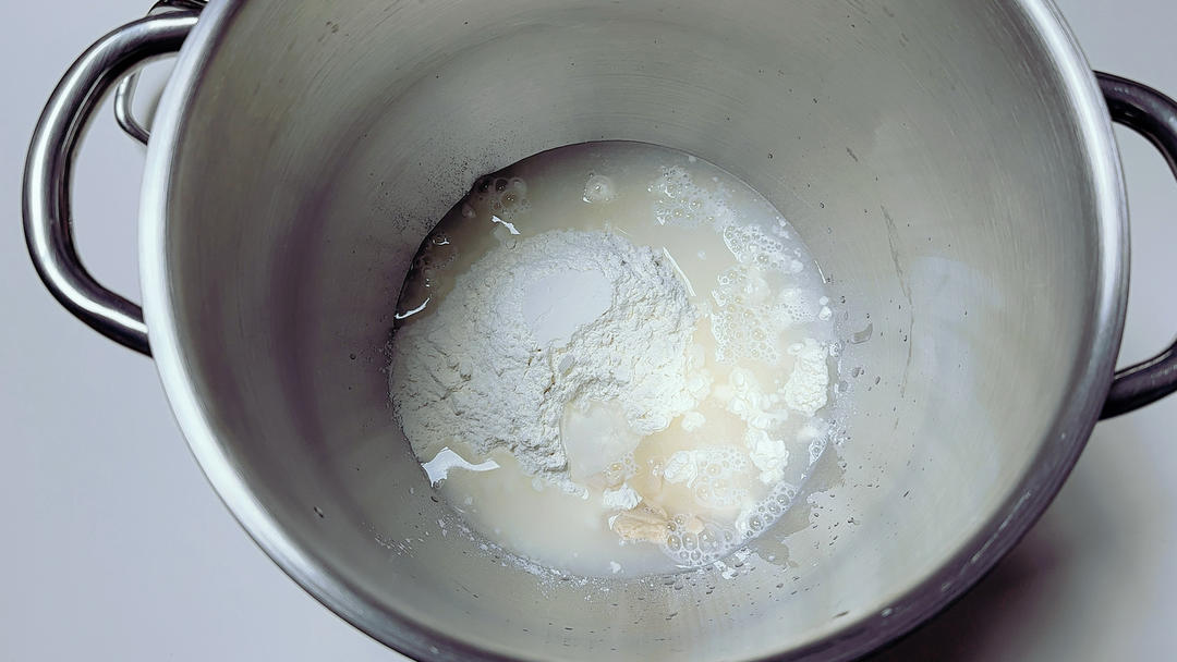 纯奶手撕吐司的做法 步骤1