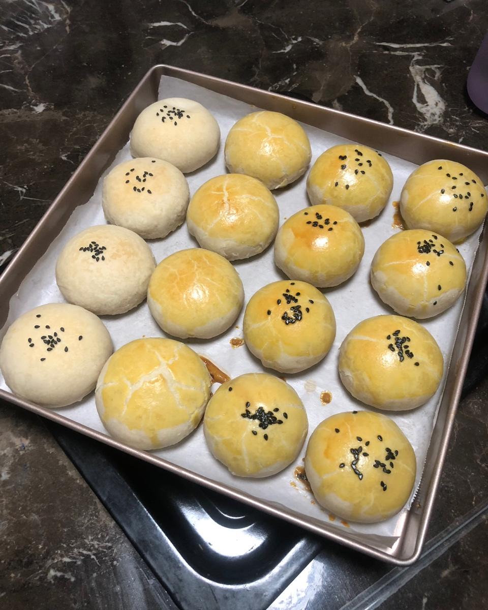 金沙板栗麻薯肉松酥皮月饼（霸王酥）