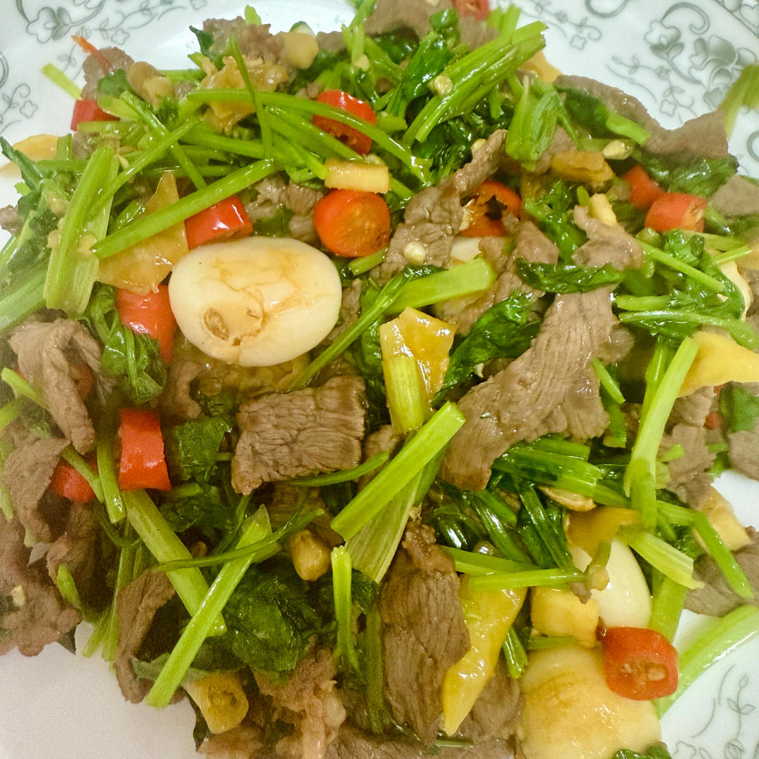 小炒黄牛肉，肉嫩味香！太好吃了简直是米饭杀手！
