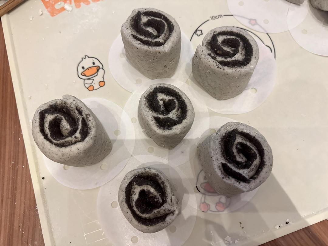 黑芝麻花生卷馒头