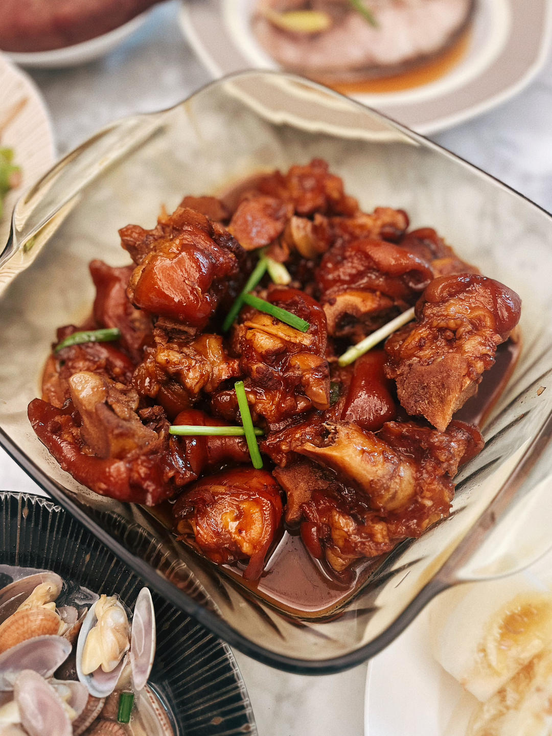 美味的家常菜：红烧猪蹄