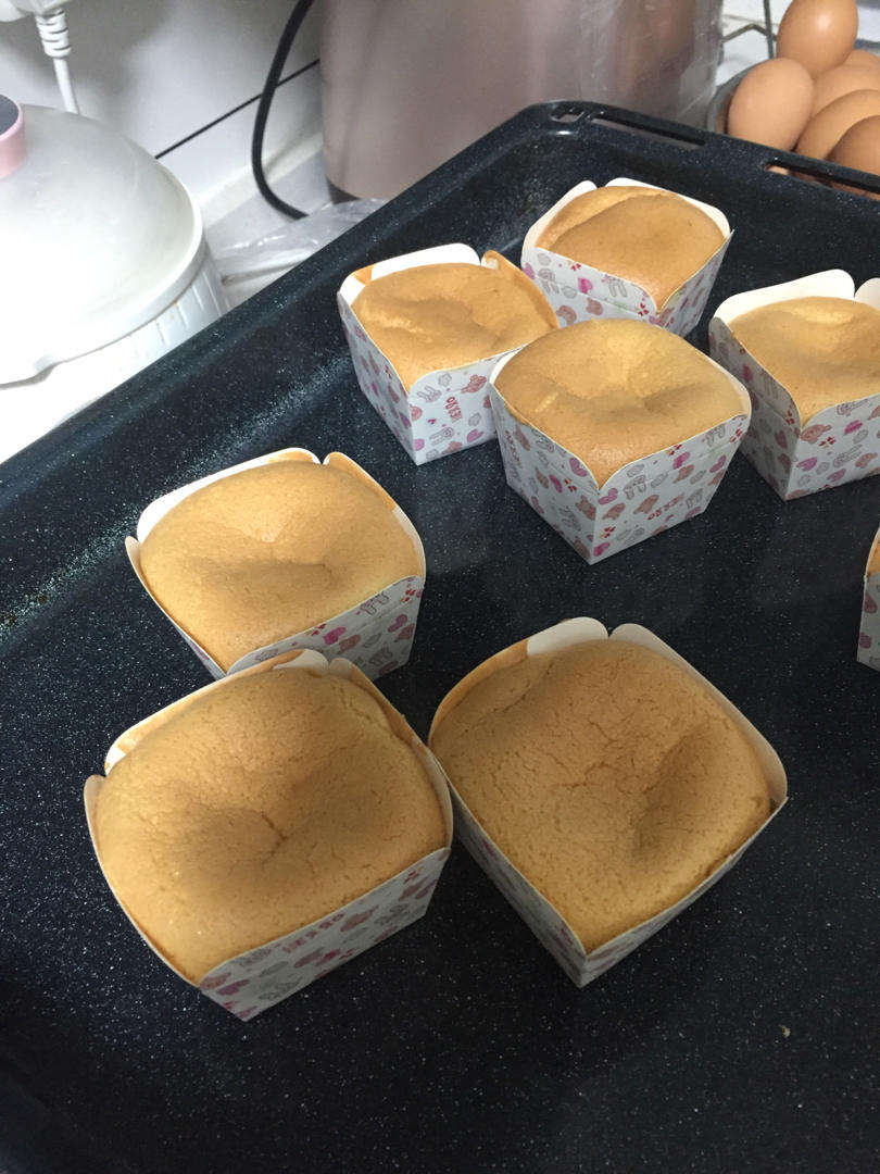 凉了也不回缩的戚风纸杯蛋糕🍰超级绵软 适合宝宝吃哦
