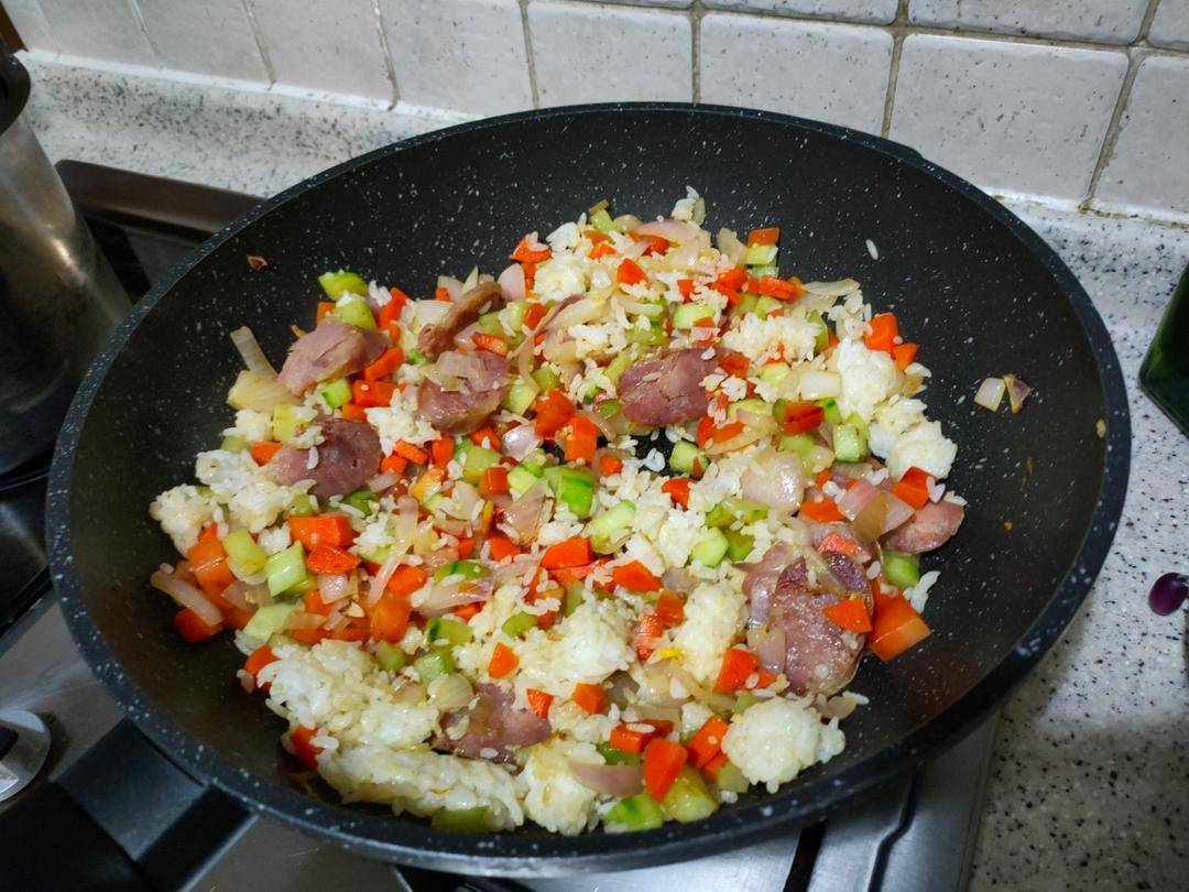 好吃到流泪的腊肠炒饭