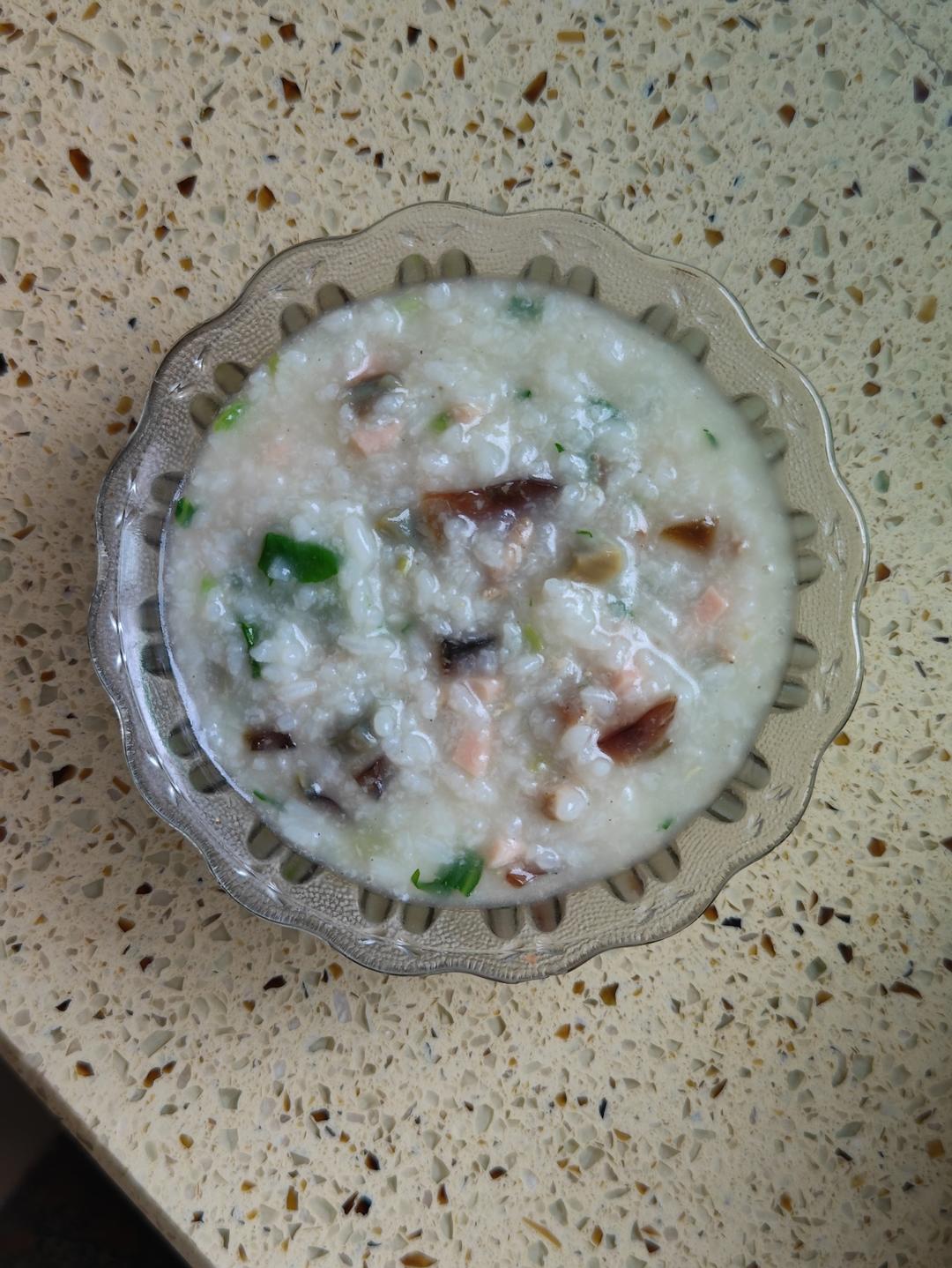 妈妈👩教我做的皮蛋瘦肉粥🥣简单快捷美味😋