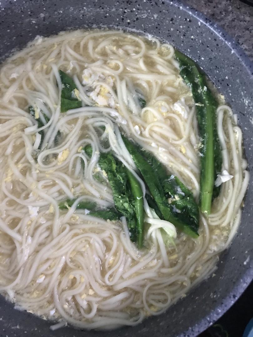 鸡蛋青菜面（半小时做好加吃好，全身充满正能量）