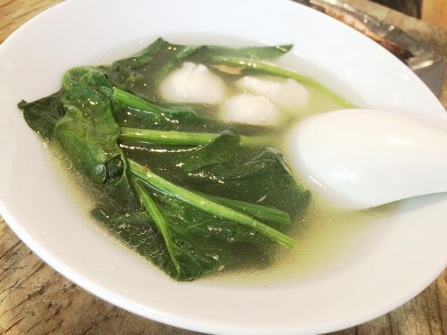 菠菜墨鱼丸汤的做法