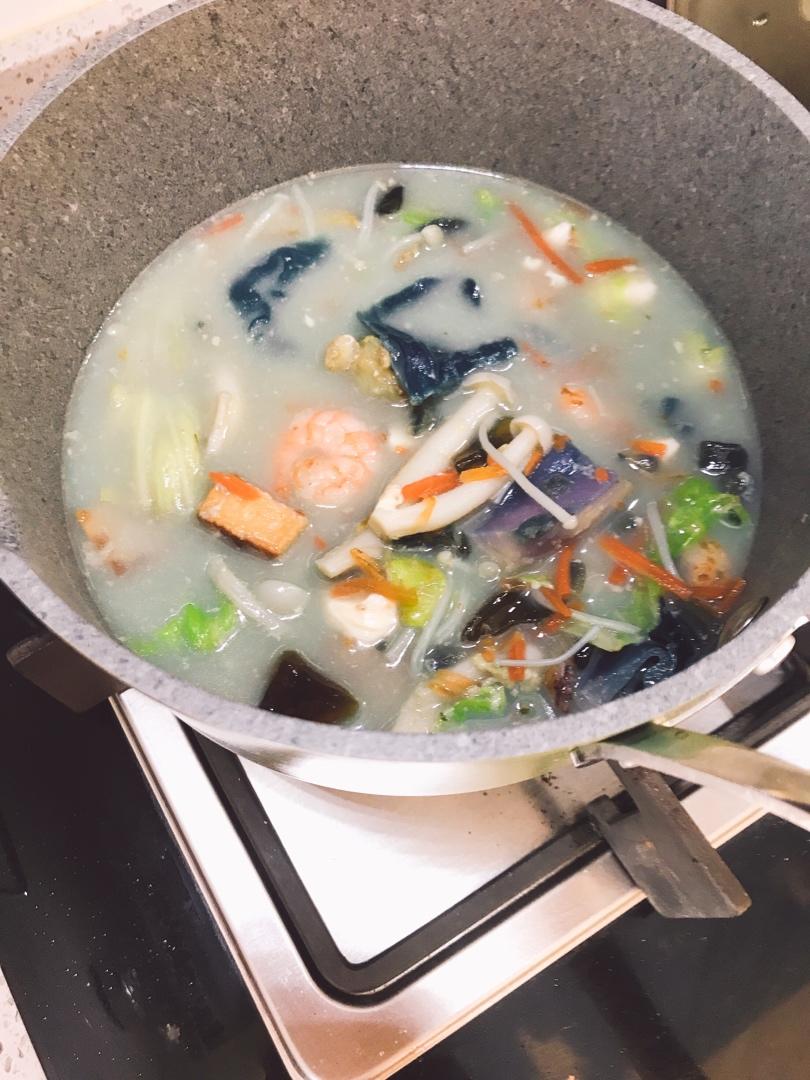 简单版海鲜菌菇汤