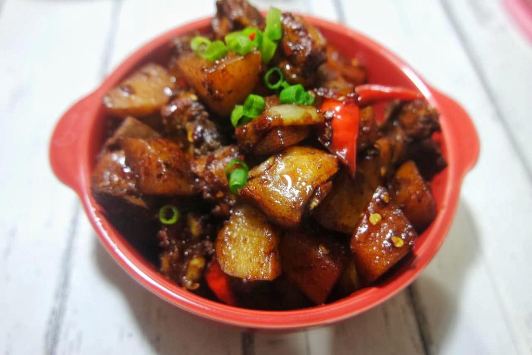 【电饭煲土豆焖排骨】