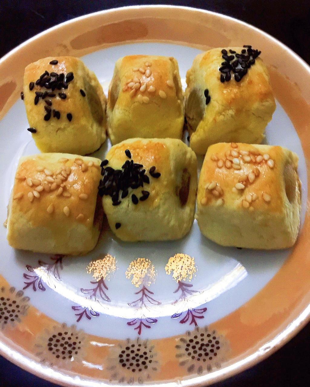 双鱼鱼夫做的莲蓉一口酥