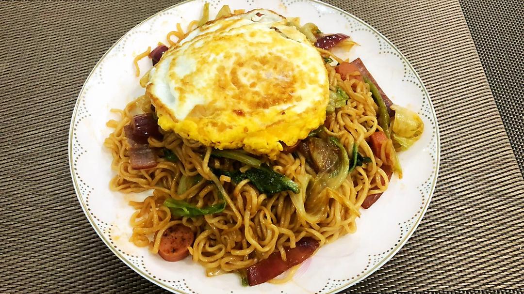 路边摊风味炒方便面