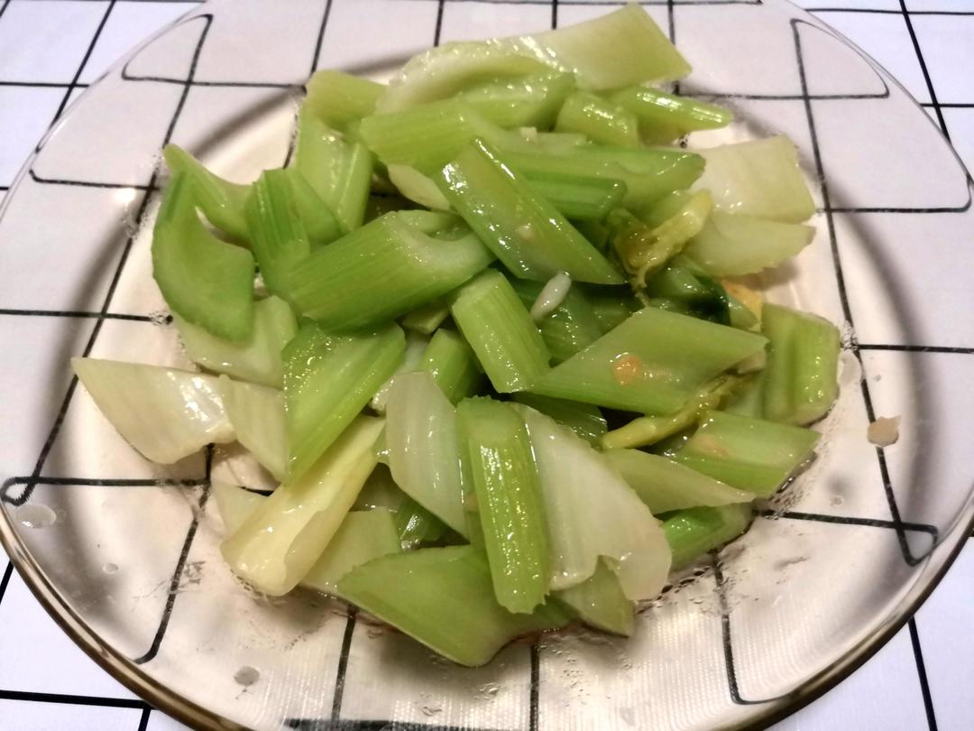 究极解油腻好菜：蒜炒西芹