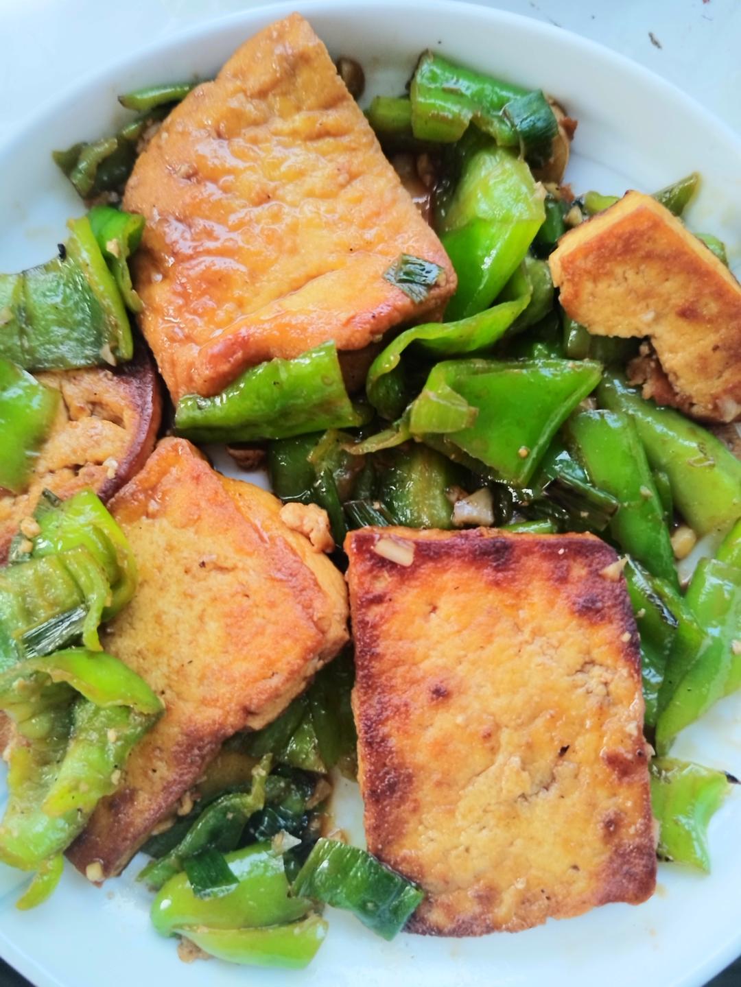 青椒炒豆腐