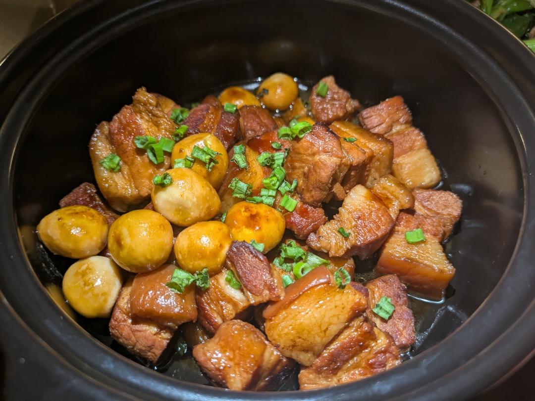 加了鹌鹑蛋后，这盘红烧肉，美味的逆天啦——鹌鹑蛋烧肉（孔瑶食谱）