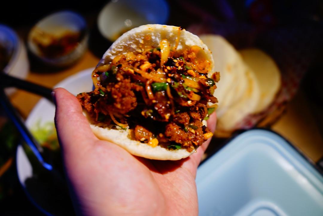 乐山小吃—粉蒸牛肉夹饼
