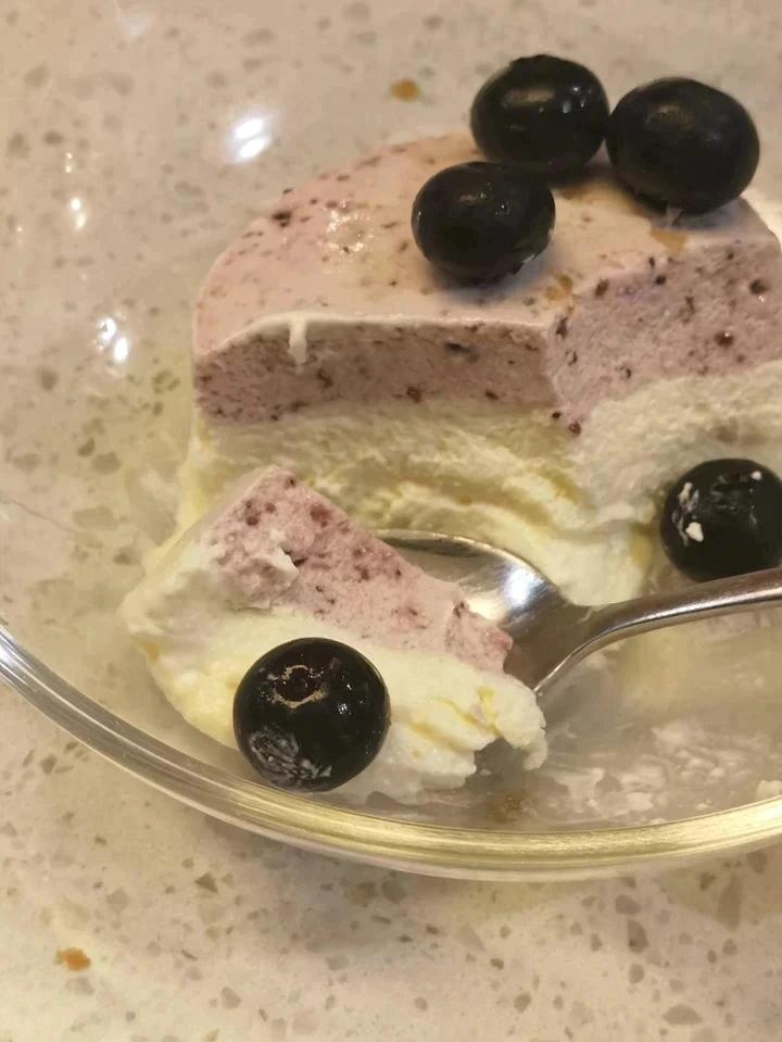 渐变蓝莓慕斯蛋糕🎂