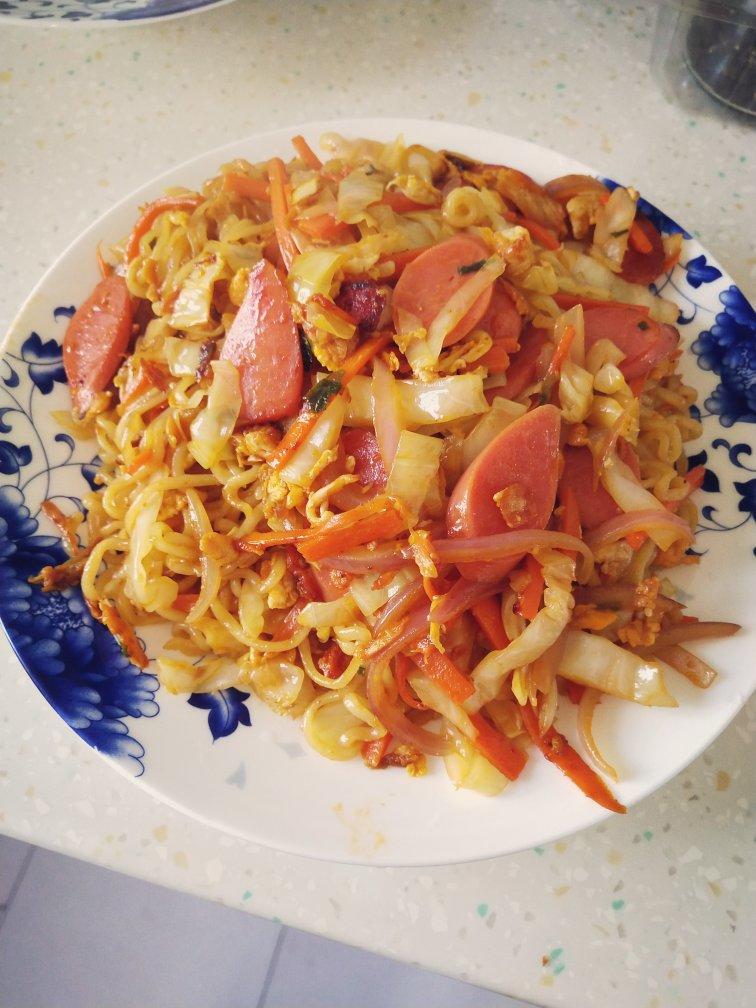 路边摊风味炒方便面