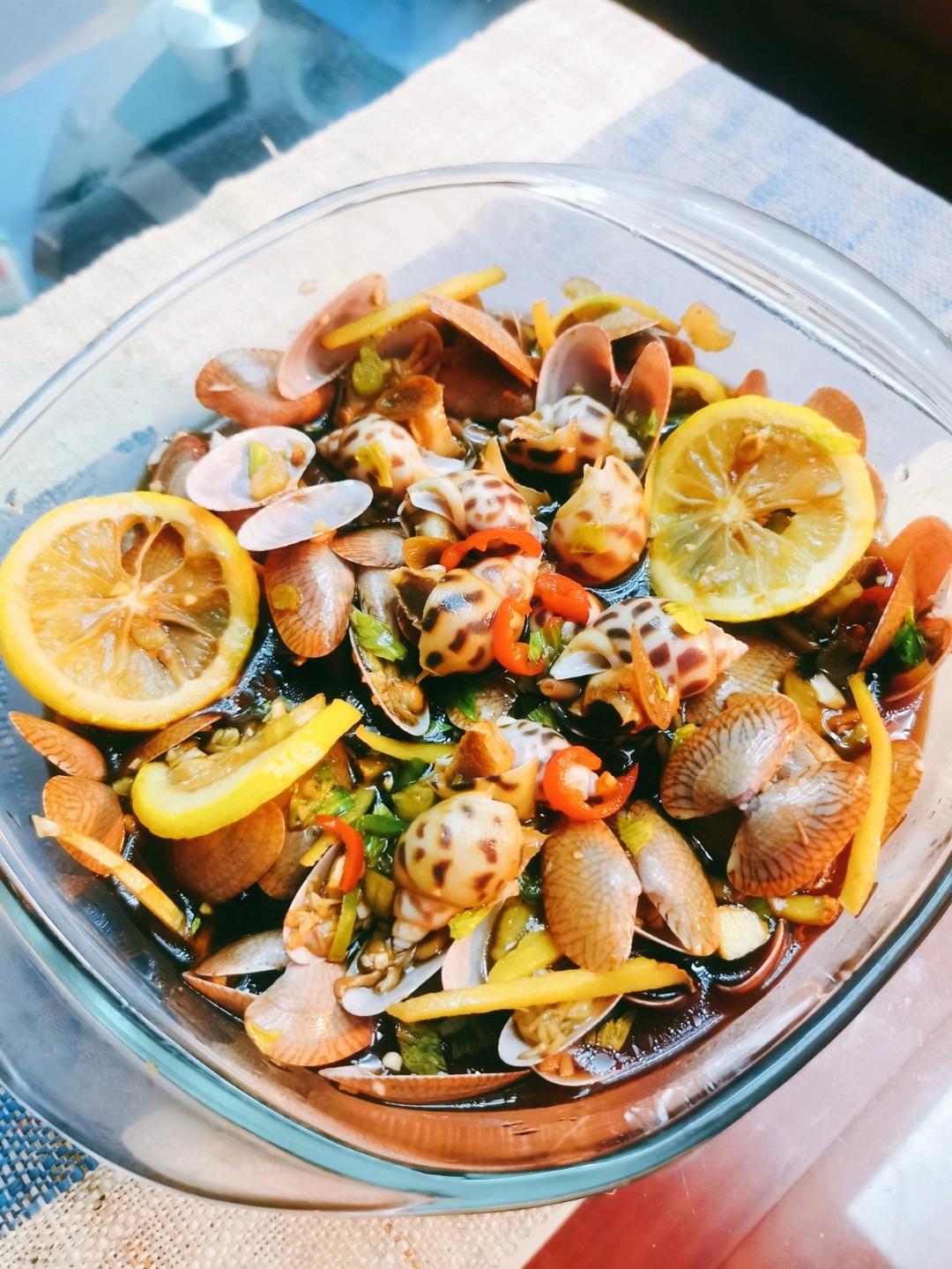 好吃不胖清新爽口                                    秘制冰镇柠香捞汁花螺