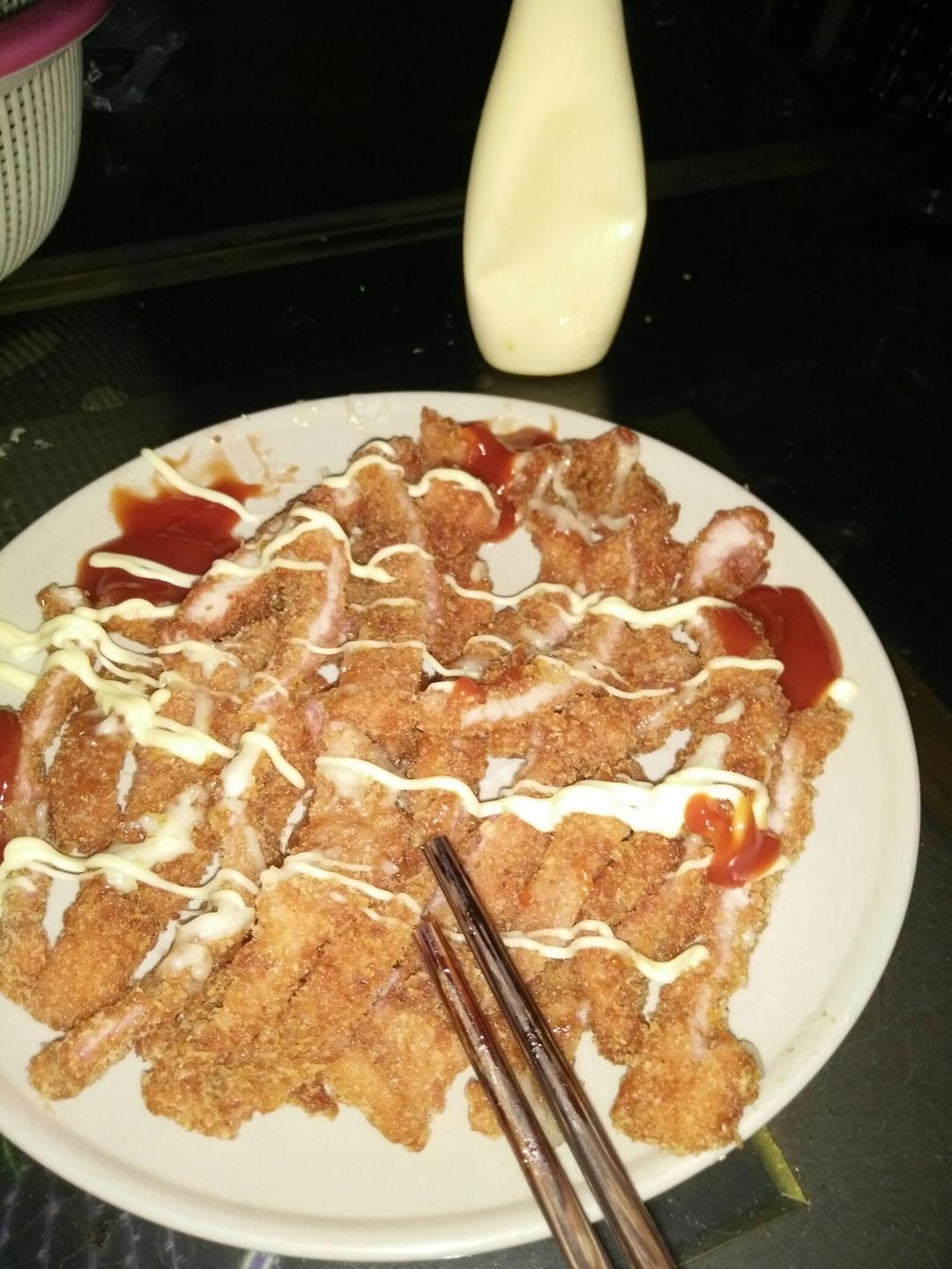 牛排】 赞 牛里脊肉,盐,黑胡椒粉,柠檬汁,全蛋液,中筋面粉(普粉),面包