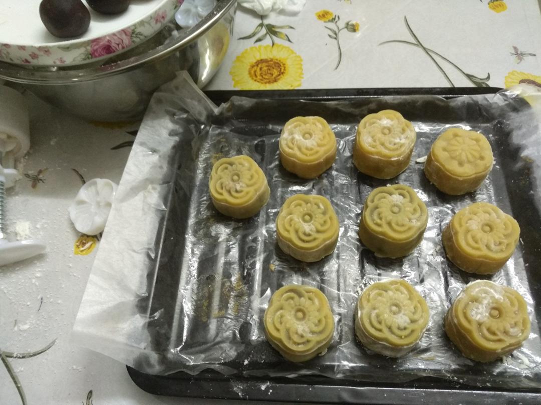 广式月饼—蛋黄莲蓉月饼