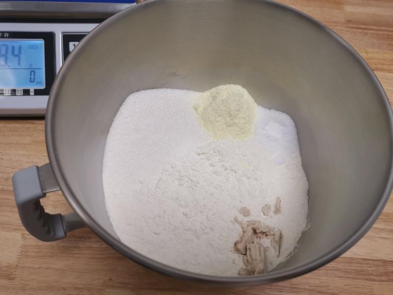 纯奶手撕吐司的做法 步骤1