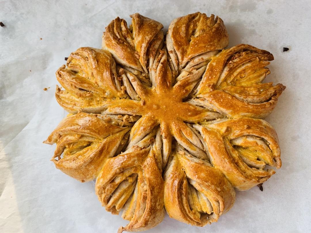 【小高姐】蒜香浓郁 造型优美 不用揉出手膜的面包