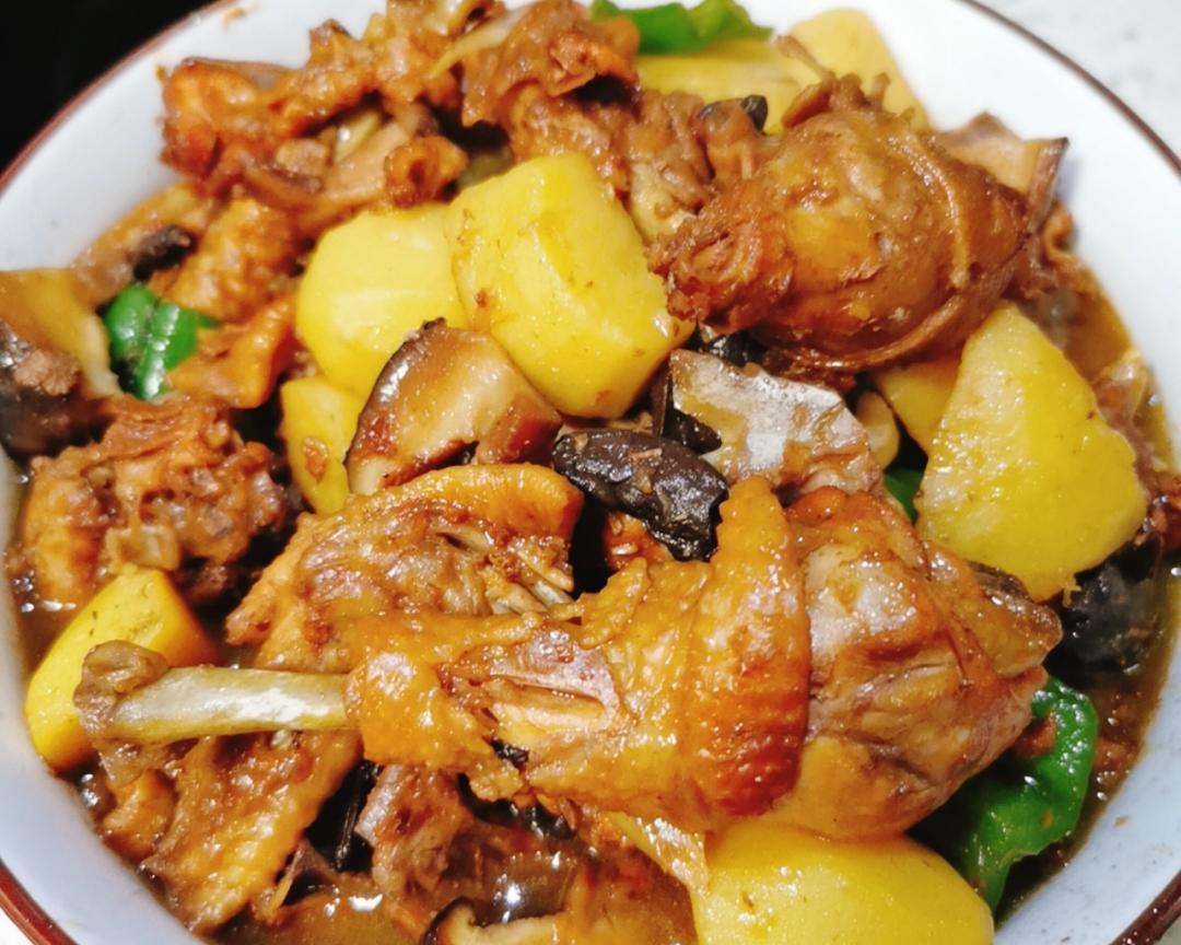 芽爱的土豆烧鸡