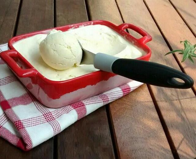 香蕉朗姆冰淇淋的做法