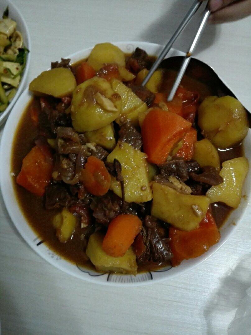 红烧牛肉土豆 （独家秘制）