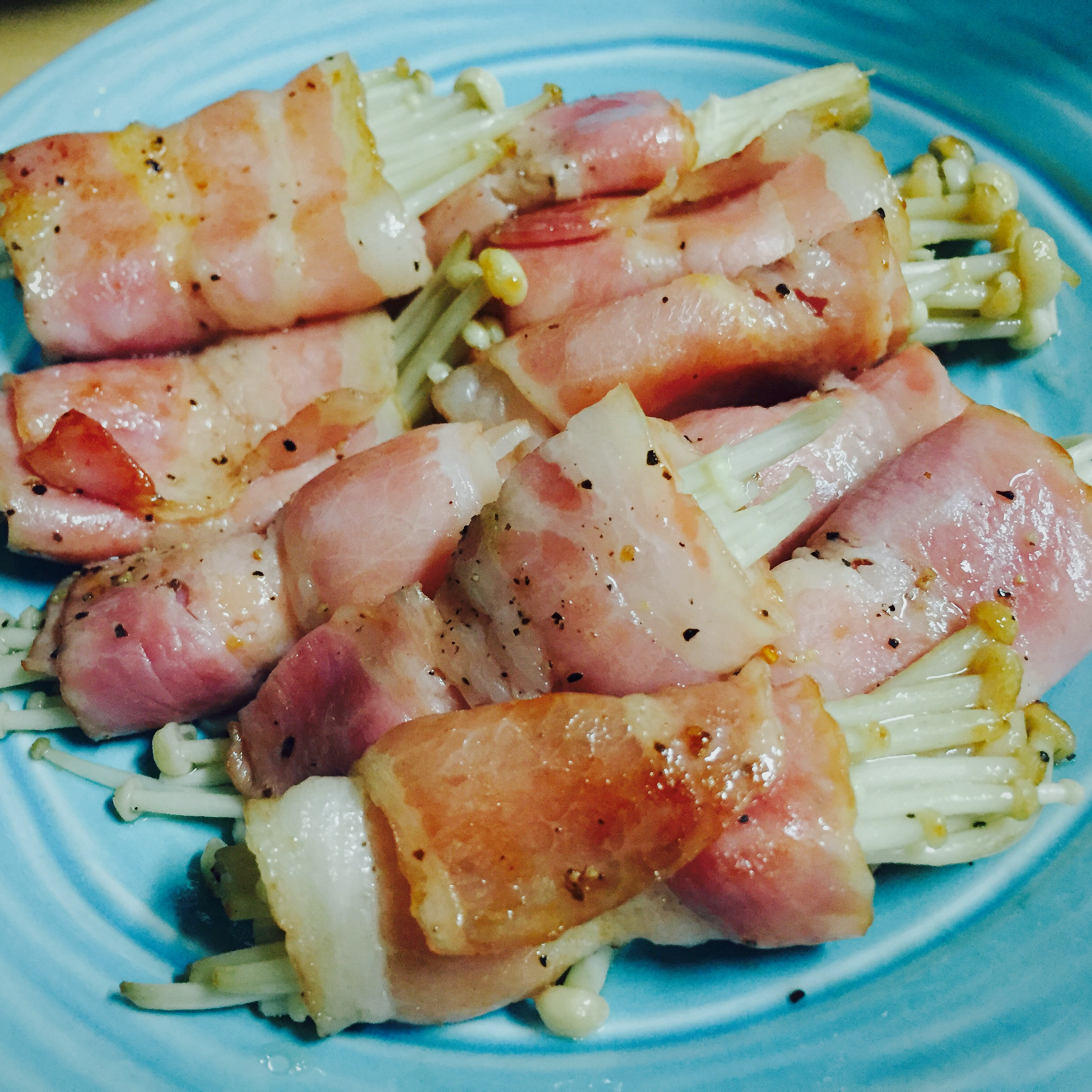 香煎培根金针菇卷
