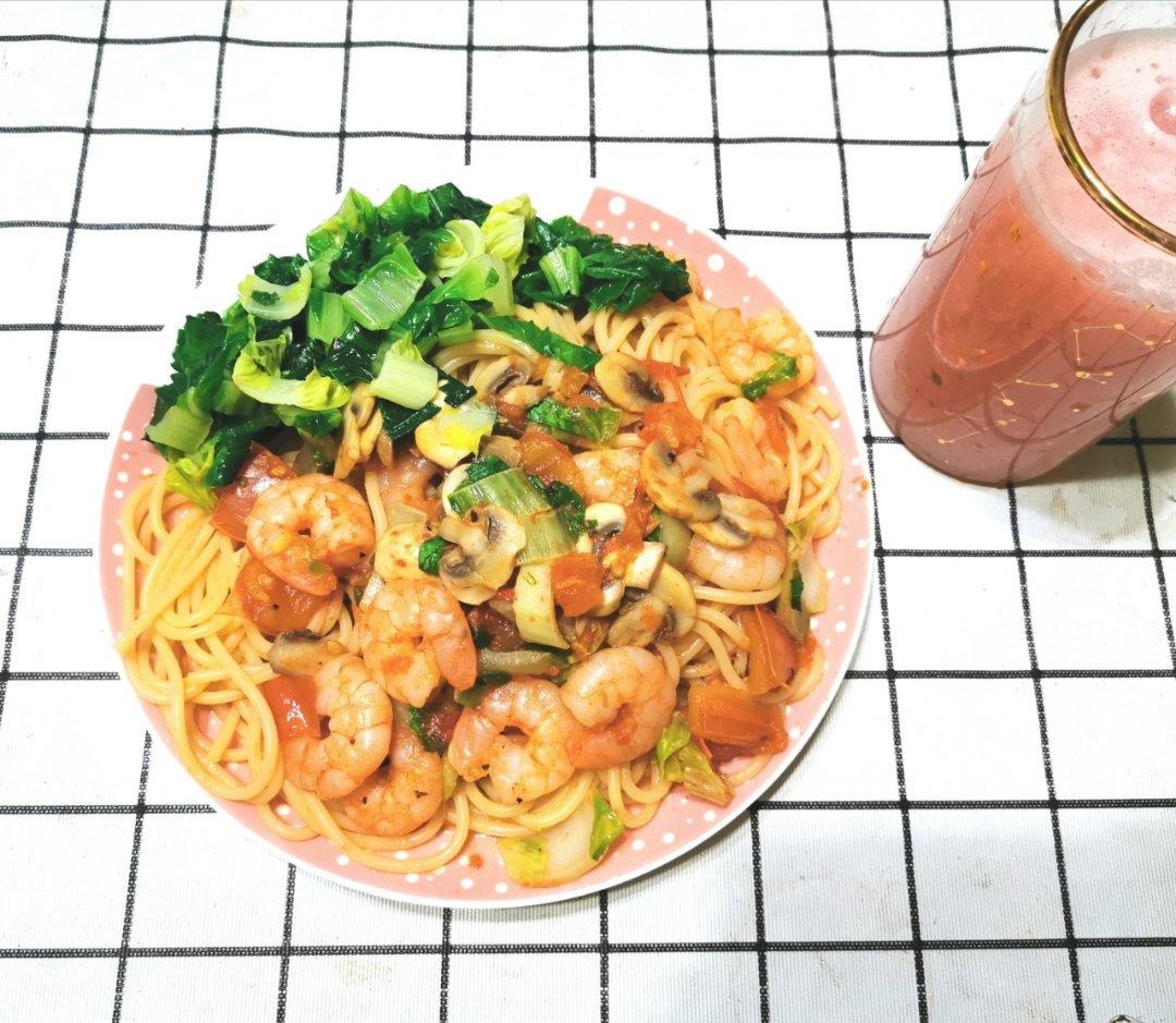 鲜到掉眉毛㊙️茄汁虾仁蘑菇意面🍝超简单呢🍤