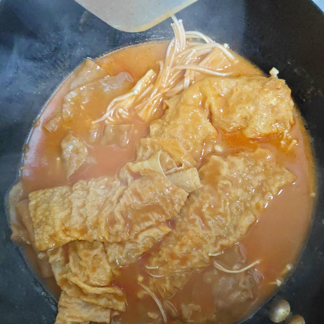 金针菇番茄肥牛卷