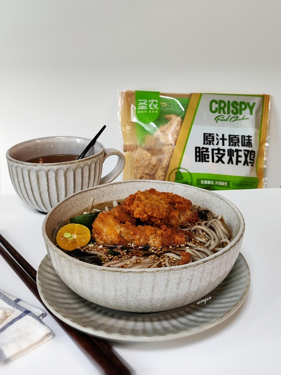 暑期凉爽快手餐｜孩子也爱吃的荞麦炸鸡冷面 