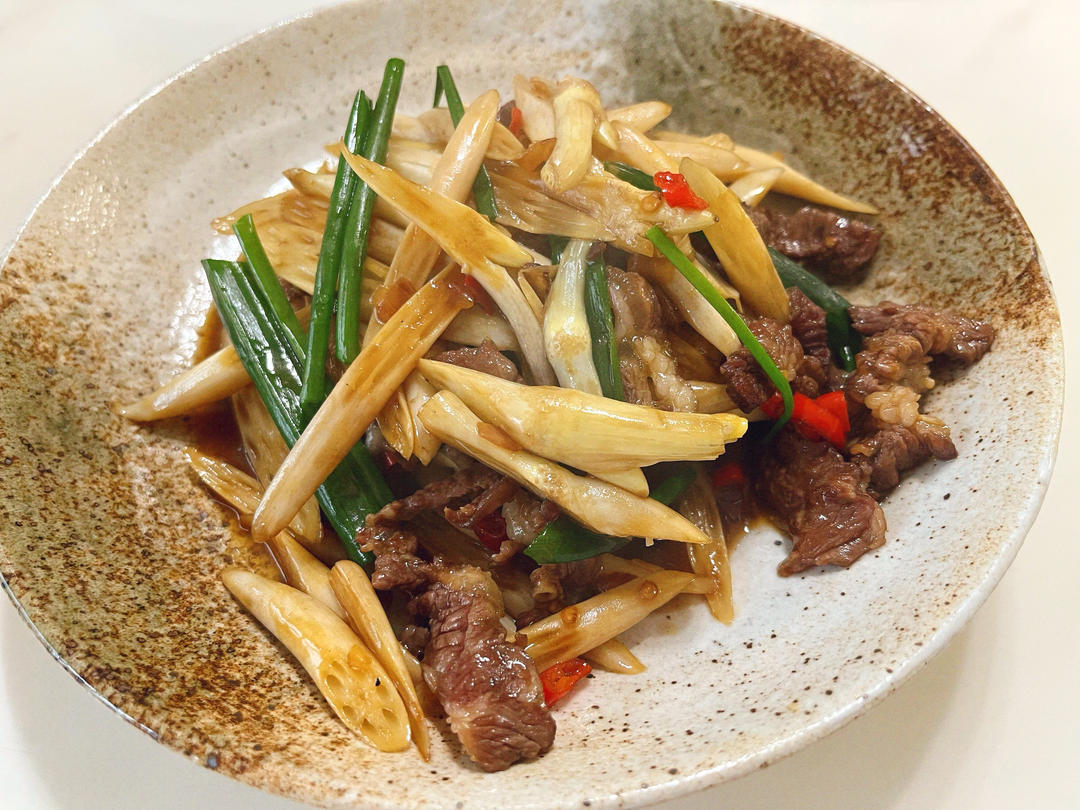 能干掉几碗饭的酸辣藕带炒肉丝