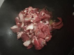 〈辣椒炒驴肉〉，🤤🤤。欣小厨 😉的做法 步骤5