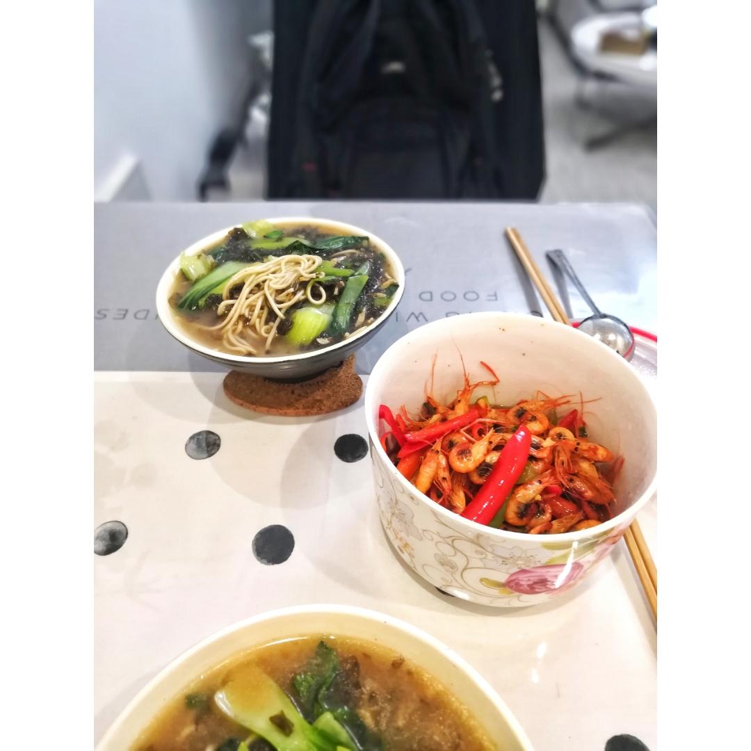 火爆杭州的老头儿油爆虾