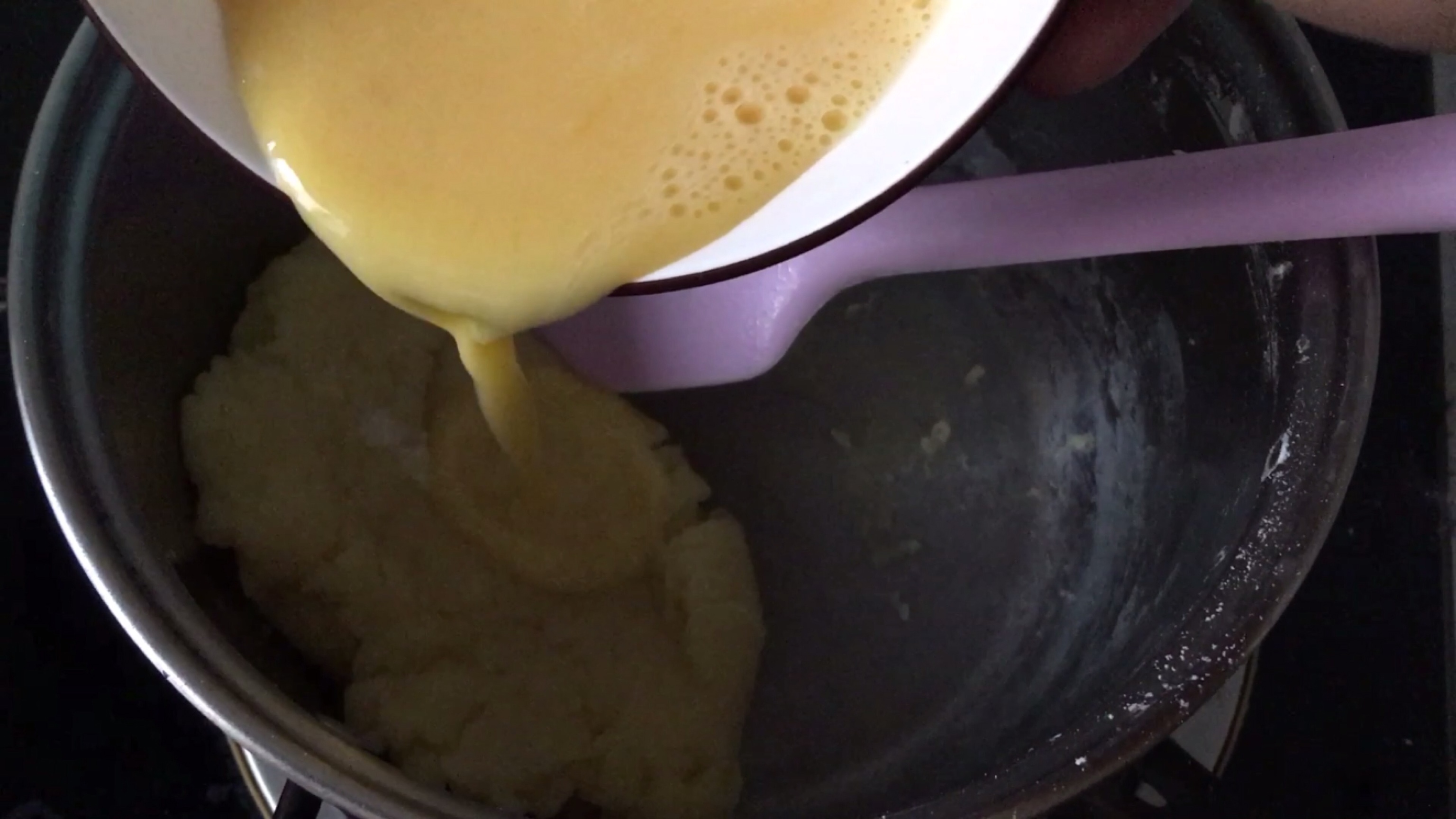 酸奶酥皮泡芙的做法 步骤9