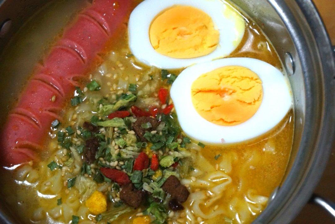 田田田大王做的火腿泡面