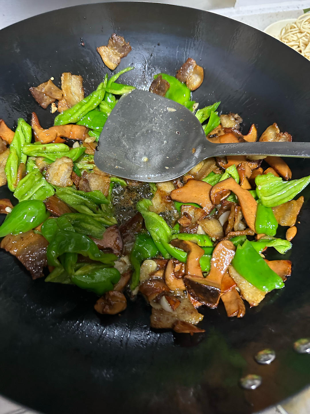牛肝菌炒肉