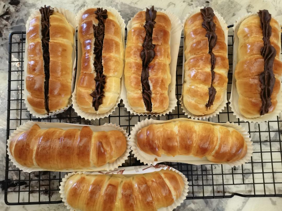 巧克力卡士达面包