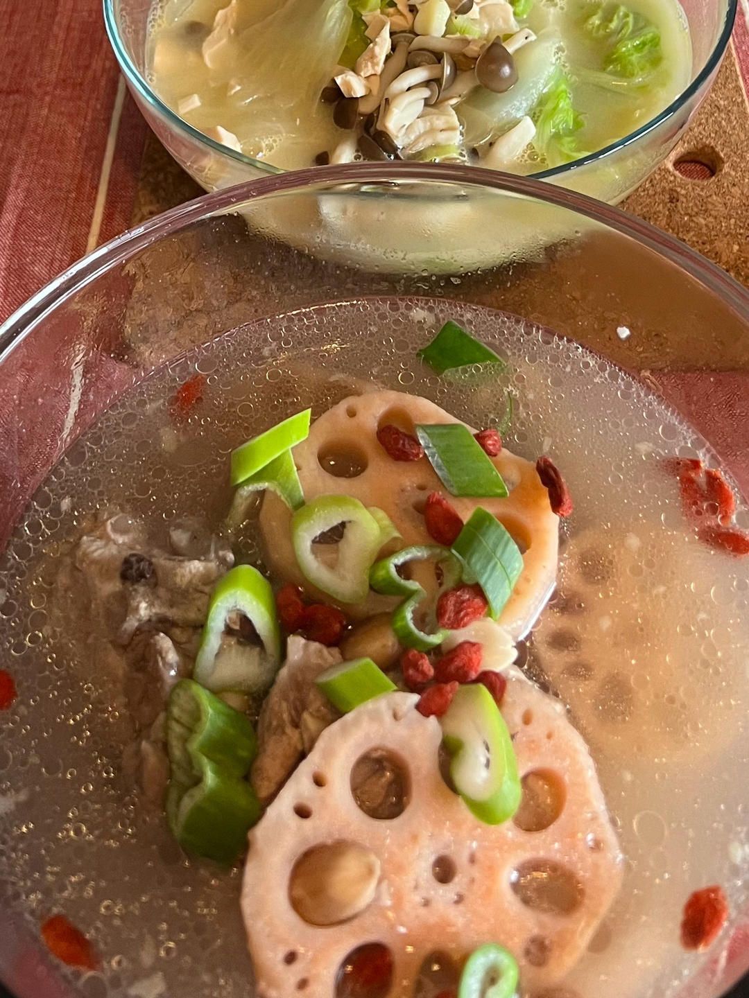 健脾补气的花生莲藕猪骨汤