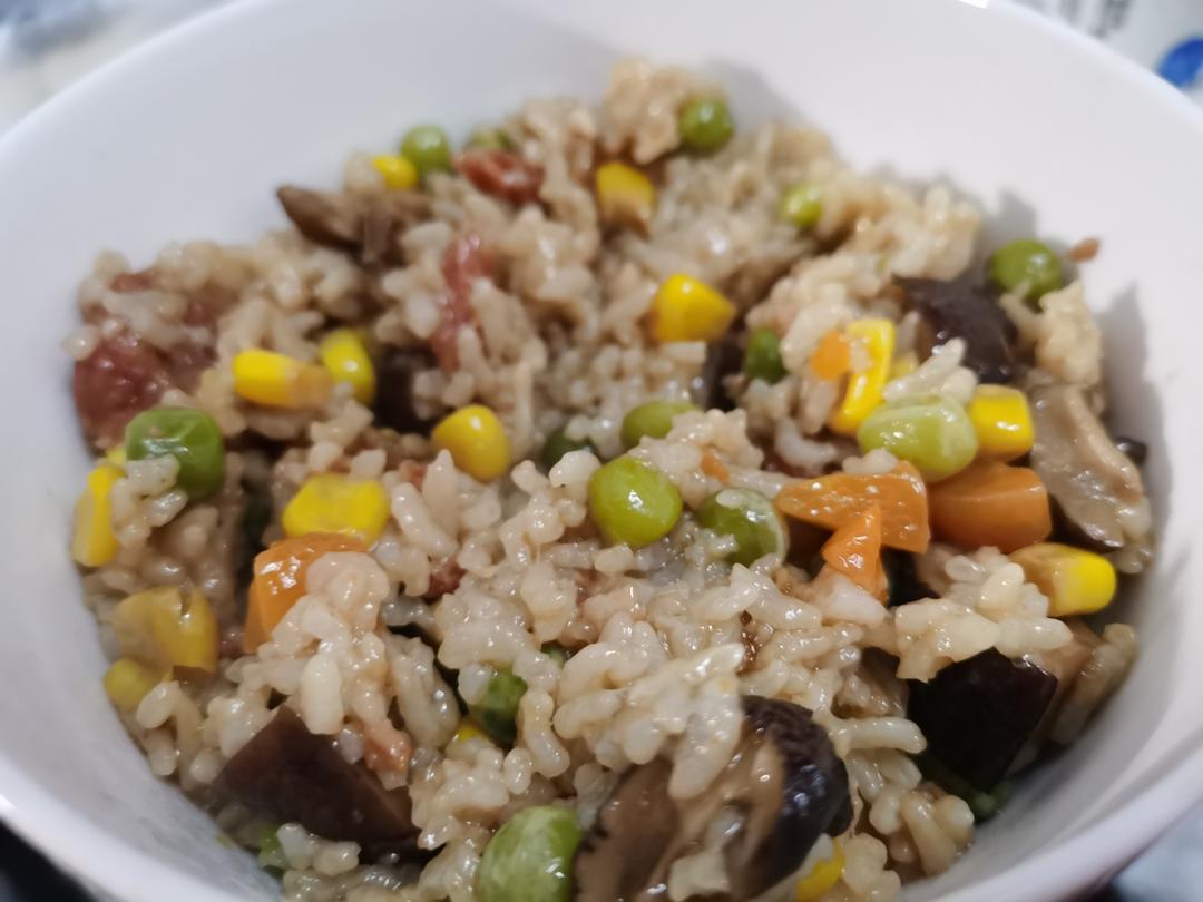 懒人必备～电饭煲腊肠焖饭