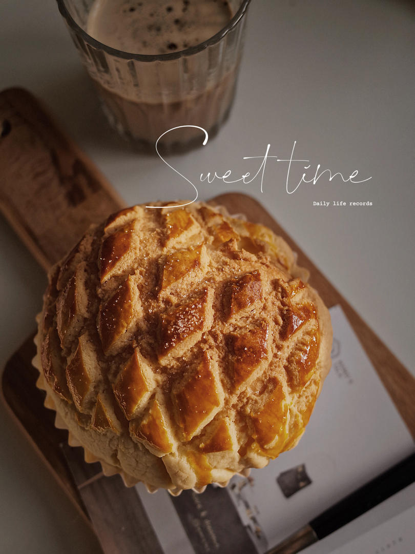 好吃到炸裂的港式菠萝包（附带制作酥皮的小视频）