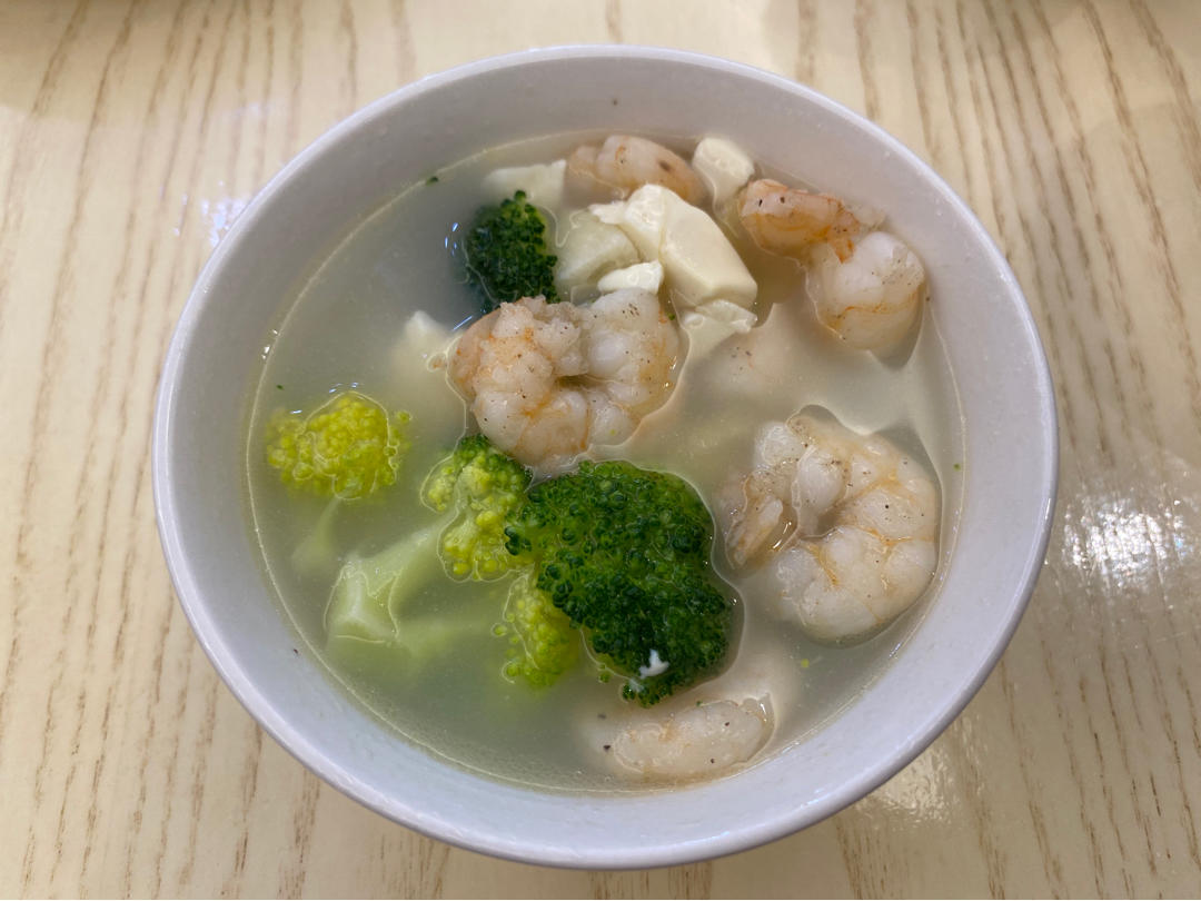 西兰花虾仁豆腐汤