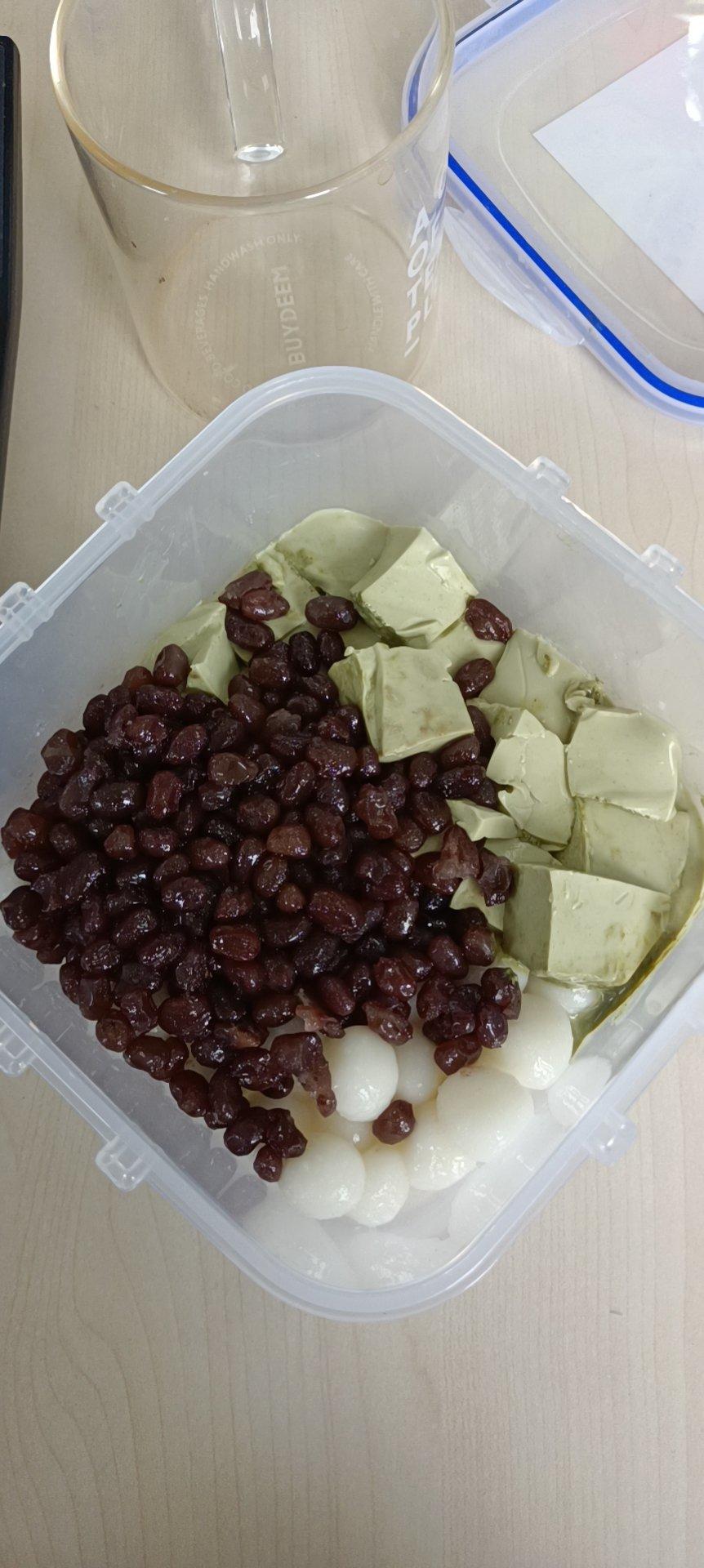 夏日必备小甜品抹茶奶冻白玉丸子